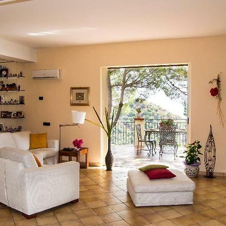 Casa Vacanze Gallodoro Letojanni Buitenkant foto